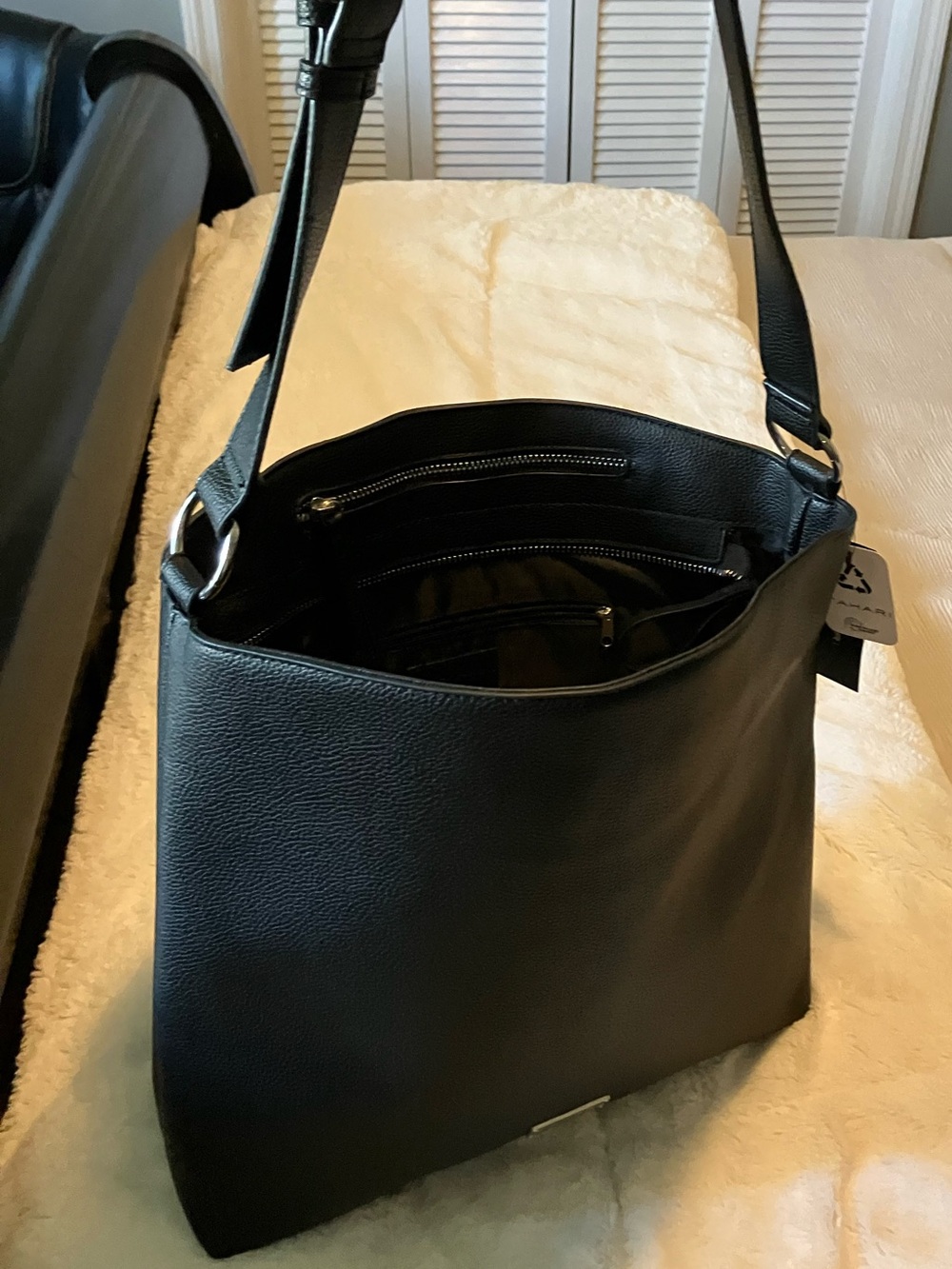TAHARI Black Leather Purse